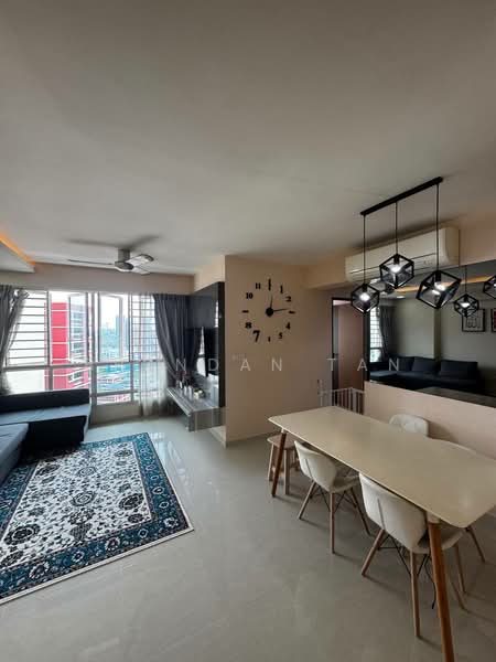 194B Bukit Batok West Avenue 6, 194B Bukit Batok West Avenue 6, 3 Bedrooms, 990 sqft, HDB Flat For Sale, by Brandan Tan, 500234025 - Living Room - PropertyGuru.com.sg