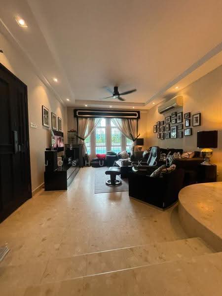 Chateau Le Fame, 51 Ewe Boon Road, Tanglin / Holland / Bukit Timah, 3 Bedrooms, 1,119 sqft, Apartment For Sale, by Joshua Koh, 500234027 - Living Room - PropertyGuru.com.sg