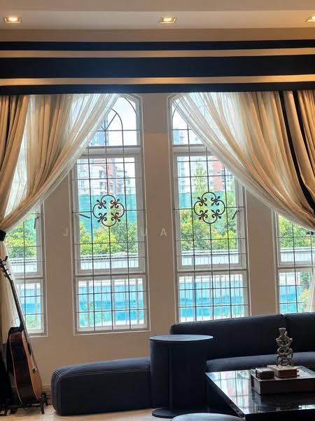 Chateau Le Fame, 51 Ewe Boon Road, Tanglin / Holland / Bukit Timah, 3 Bedrooms, 1,119 sqft, Apartment For Sale, by Joshua Koh, 500234027 - Living Room - PropertyGuru.com.sg