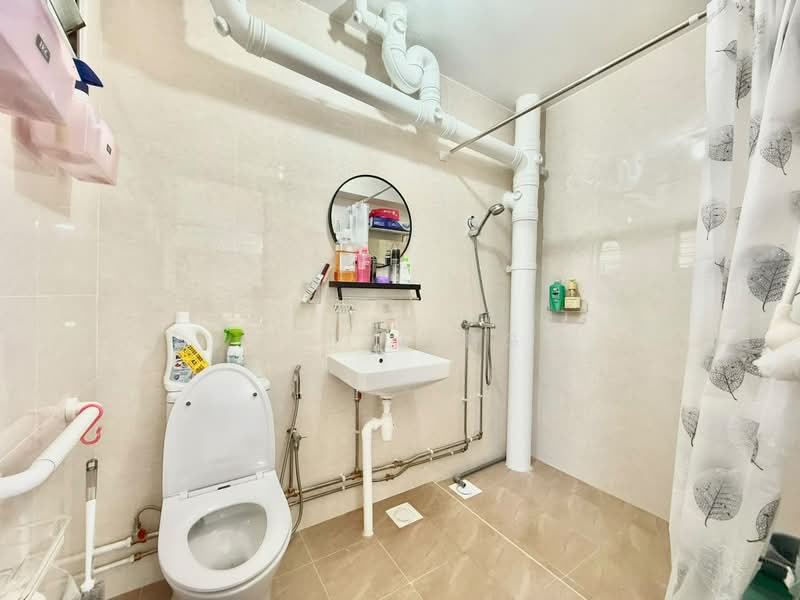 705 Woodlands Drive 40, 705 Woodlands Drive 40, 3 Bedrooms, 1,280 sqft, HDB Flat For Sale, by Keeve Ng, 500234031 - Bathroom - PropertyGuru.com.sg