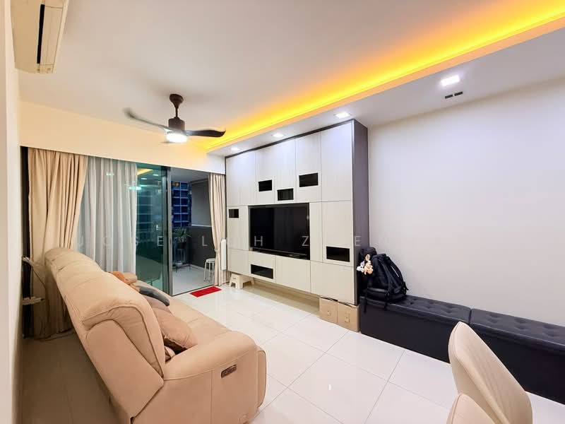 The Topiary, 21 Fernvale Lane, 3 Bedrooms, 1,055 sqft, Condominium For Sale, by Jose Loh Zhenhao, 500234040 - Living Room - PropertyGuru.com.sg
