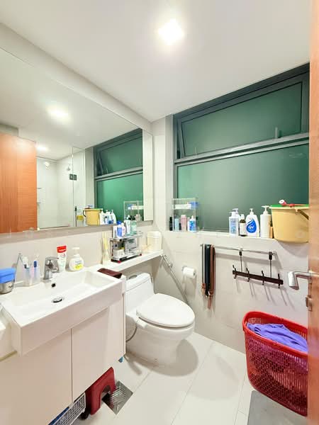 The Topiary, 21 Fernvale Lane, 3 Bedrooms, 1,055 sqft, Condominium For Sale, by Jose Loh Zhenhao, 500234040 - Bathroom - PropertyGuru.com.sg