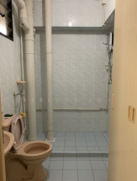 153 Lorong 2 Toa Payoh, 153 Lorong 2 Toa Payoh, Room Rental, 150 sqft, HDB Flat For Rent, by Rebecca Loh, 500234043 - Bathroom - PropertyGuru.com.sg