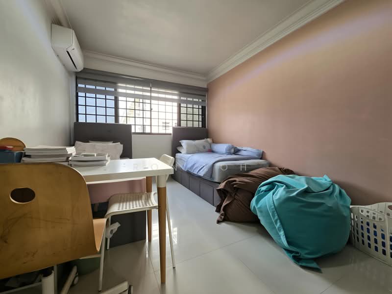 142 Bedok Reservoir Road, 142 Bedok Reservoir Road, Bedok / Upper East Coast, 3 Bedrooms, 904 sqft, HDB Flat For Sale, by Ron Loh, 500234047 - Bedroom - PropertyGuru.com.sg