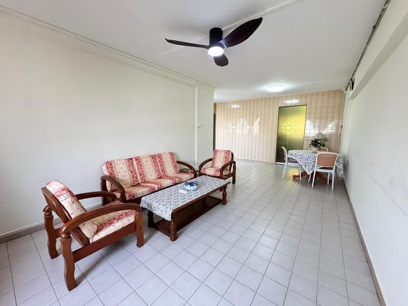 424 Tampines Street 41, 424 424, Pasir Ris / Tampines, 3 Bedrooms, 1,130 sqft, HDB Flat For Sale, by Wesley Lim, 500234048 - Living Room - PropertyGuru.com.sg
