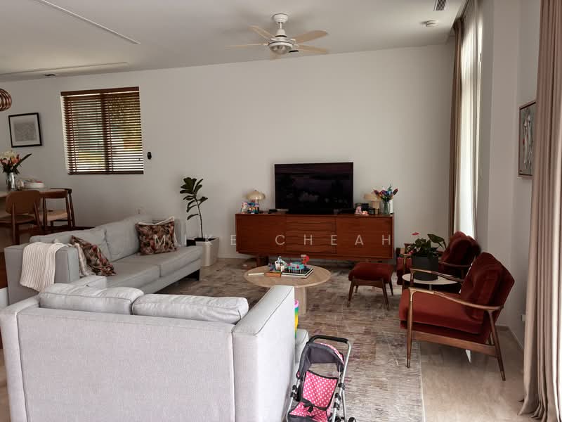 Gallop Green, 13 Woollerton Park, 5 Bedrooms, 4,338 sqft, Town House For Sale, by Mike Cheah, 500234055 - Living Room - PropertyGuru.com.sg
