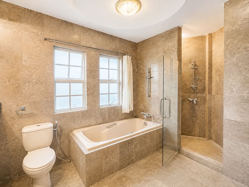 Jalan Tarum, Jalan Tarum, 5 Bedrooms, 3,500 sqft, Detached House For Rent, by Ray Zhang, 500234058 - Bathroom - PropertyGuru.com.sg