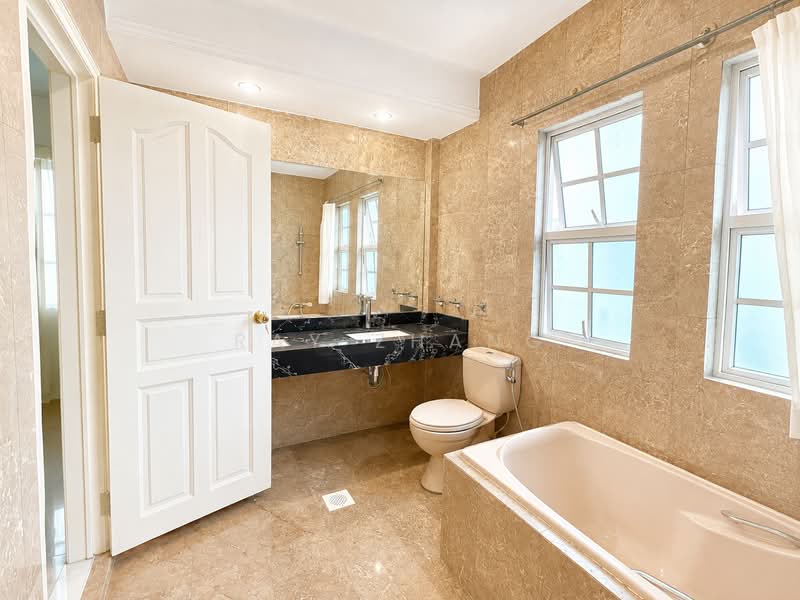Jalan Tarum, Jalan Tarum, 5 Bedrooms, 3,500 sqft, Detached House For Rent, by Ray Zhang, 500234058 - Bathroom - PropertyGuru.com.sg