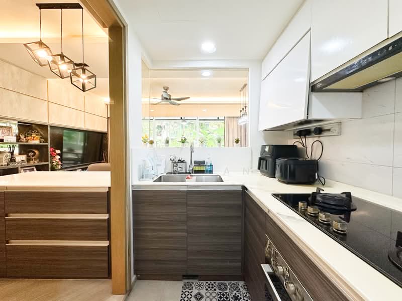 The Terrace, 88 Edgedale Plains, 4 Bedrooms, 1,313 sqft, Condominium For Sale, by Lin Tan, 500234065 - Kitchen - PropertyGuru.com.sg