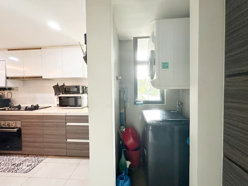The Terrace, 88 Edgedale Plains, 4 Bedrooms, 1,313 sqft, Condominium For Sale, by Lin Tan, 500234065 - Kitchen - PropertyGuru.com.sg