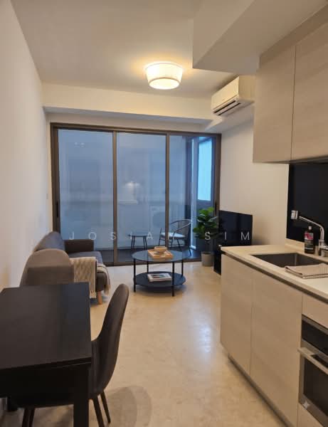 6 Derbyshire, 6 Derbyshire Road, 1 Bedroom, 474 sqft, Condominium For Sale, by Josiah Sim, 500234077 - Living Room - PropertyGuru.com.sg