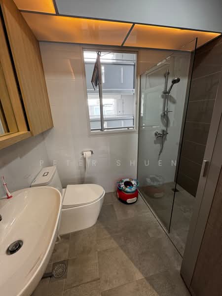 618A Tampines Street 61, 618A Tampines Street 61, 3 Bedrooms, 1,216 sqft, HDB Flat For Sale, by Peter Shuen, 500234082 - Bathroom - PropertyGuru.com.sg
