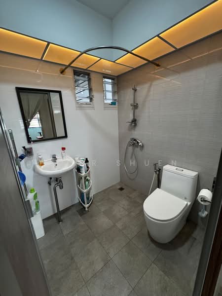 618A Tampines Street 61, 618A Tampines Street 61, 3 Bedrooms, 1,216 sqft, HDB Flat For Sale, by Peter Shuen, 500234082 - Bathroom - PropertyGuru.com.sg