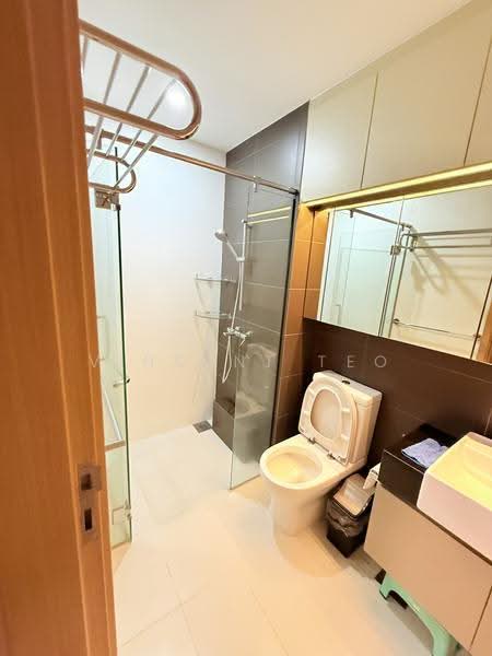 Esparina Residences, 113 Compassvale Bow, Hougang / Punggol / Sengkang, Studio, 400 sqft, Condominium For Rent, by Vincent Teo, 500234093 - Bathroom - PropertyGuru.com.sg