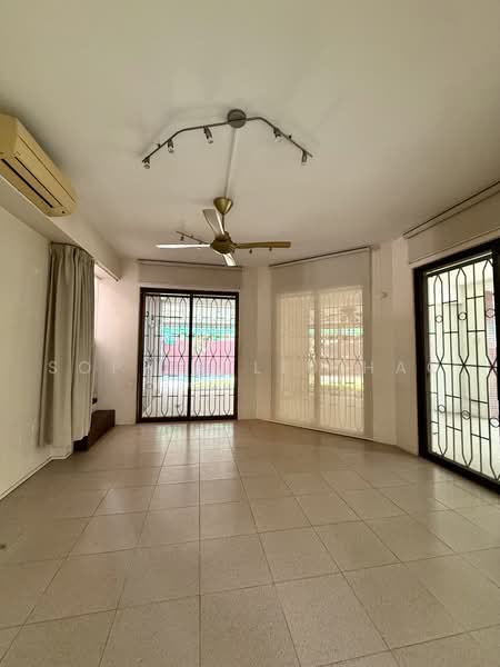 Rosyth Road/Rosyth Ave/Philip Ave/Parry Ave/Chuan Ho Ave/Leith Rd/Glasgow Rd/Serangoon Garden/Kovan, Rosyth Road, 6 Bedrooms, 4,080 sqft, Detached House For Sale, by Sophie Liu Hao, 500234159 - Living Room - PropertyGuru.com.sg