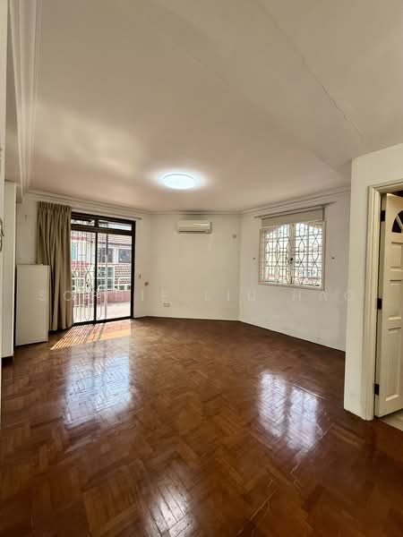 Rosyth Road/Rosyth Ave/Philip Ave/Parry Ave/Chuan Ho Ave/Leith Rd/Glasgow Rd/Serangoon Garden/Kovan, Rosyth Road, 6 Bedrooms, 4,080 sqft, Detached House For Sale, by Sophie Liu Hao, 500234159 - Living Room - PropertyGuru.com.sg