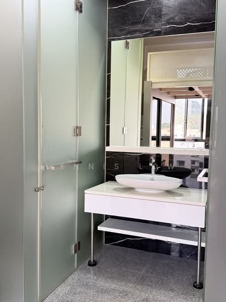 The Hillier, 6 Hillview Rise, 2 Bedrooms, 840 sqft, Condominium For Sale, by Dennis Low, 500234170 - Bathroom - PropertyGuru.com.sg
