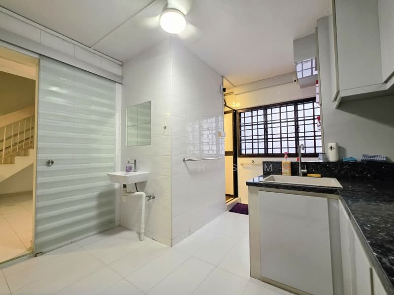 405 Jurong West Street 42, 405 Jurong West Street 42, 3 Bedrooms, 1,604 sqft, HDB Flat For Sale, by Josiah Sim, 500234189 - Kitchen - PropertyGuru.com.sg