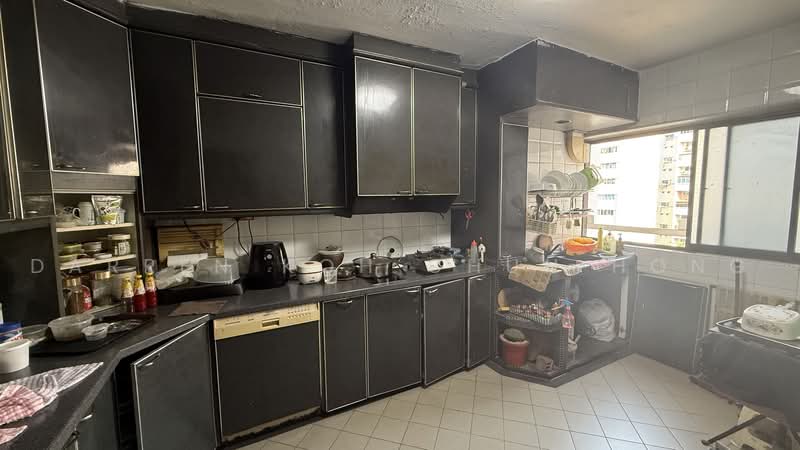 122 Bukit Batok Central, 122 Bukit Batok Central, 4 Bedrooms, 1,615 sqft, HDB Flat For Sale, by Darren Koh Chun Hong, 500234203 - Kitchen - PropertyGuru.com.sg