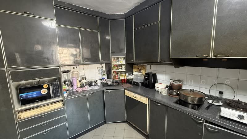 122 Bukit Batok Central, 122 Bukit Batok Central, 4 Bedrooms, 1,615 sqft, HDB Flat For Sale, by Darren Koh Chun Hong, 500234203 - Kitchen - PropertyGuru.com.sg