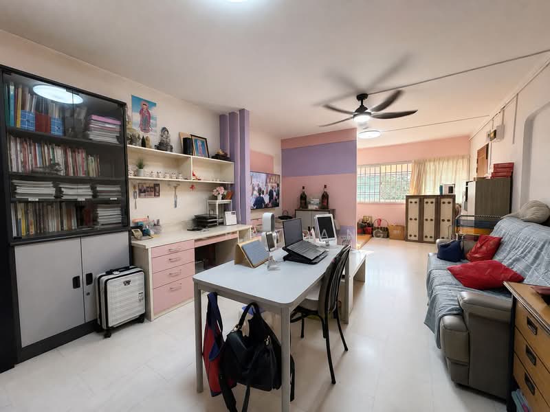 209 Tampines Street 21, 209 Tampines Street 21, 3 Bedrooms, 1,119 sqft, HDB Flat For Sale, by Sherry Ang, 500234210 - Living Room - PropertyGuru.com.sg