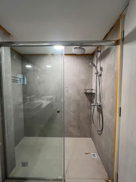 Cavenagh Lodge, 81 Cavenagh Road, 4 Bedrooms, 1,648 sqft, Apartment For Rent, by Richard Then, 500234241 - Bathroom - PropertyGuru.com.sg