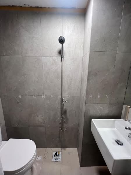 Cavenagh Lodge, 81 Cavenagh Road, 4 Bedrooms, 1,648 sqft, Apartment For Rent, by Richard Then, 500234241 - Bathroom - PropertyGuru.com.sg