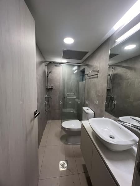 Cavenagh Lodge, 81 Cavenagh Road, 4 Bedrooms, 1,648 sqft, Apartment For Rent, by Ella Sherman, 500234249 - Bathroom - PropertyGuru.com.sg