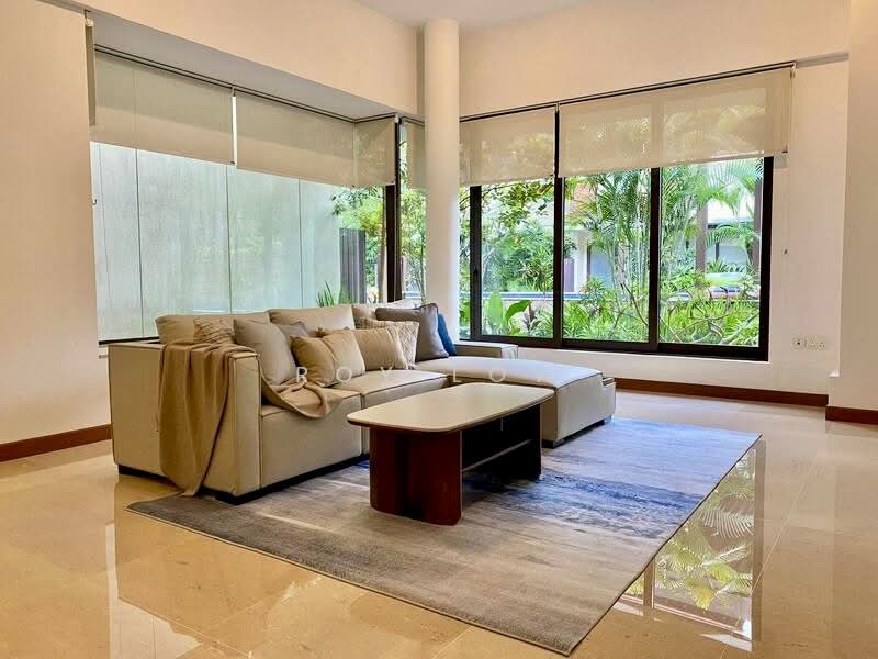 Lornie 18, 12 Lornie Road, 6 Bedrooms, 4,467 sqft, Cluster House For Sale, by Roy Low, 500234252 - Living Room - PropertyGuru.com.sg