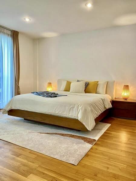 Lornie 18, 12 Lornie Road, 6 Bedrooms, 4,467 sqft, Cluster House For Sale, by Roy Low, 500234252 - Bedroom - PropertyGuru.com.sg