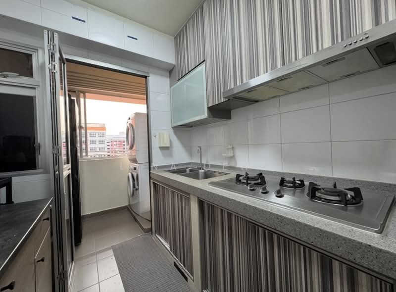 476D Choa Chu Kang Avenue 5, 476D Choa Chu Kang Avenue 5, 3 Bedrooms, 990 sqft, HDB Flat For Sale, by Lina Dewi, 500234254 - Kitchen - PropertyGuru.com.sg