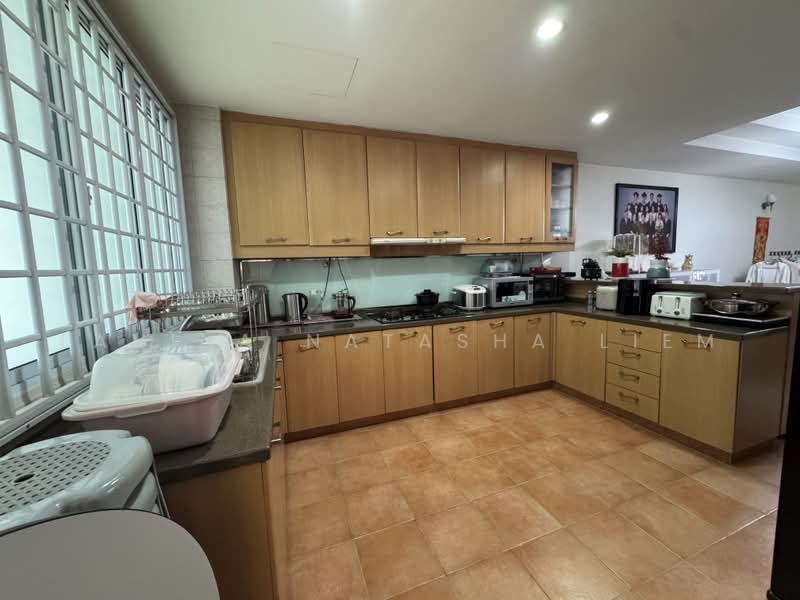 Saraca Villas, Saraca Terrace, Seletar / Yio Chu Kang, 4 Bedrooms, 2,691 sqft, Terraced House For Sale, by Lavina Natasha Liem, 500234266 - Kitchen - PropertyGuru.com.sg