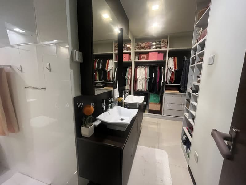 781 Pasir Ris Street 71, 781 Pasir Ris Street 71, 3 Bedrooms, 1,539 sqft, HDB Flat For Sale, by Lawrence Loh, 500234271 - Walk in Wardrobe in Master Bedroom - PropertyGuru.com.sg