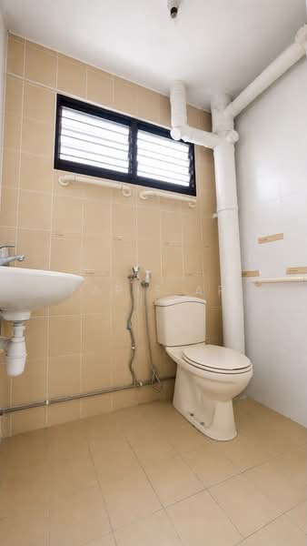 115 Marsiling Rise, 115 Marsiling Rise, 6 Bedrooms, 1,980 sqft, HDB Flat For Sale, by Faris Ar, 500234276 - Bathroom - PropertyGuru.com.sg