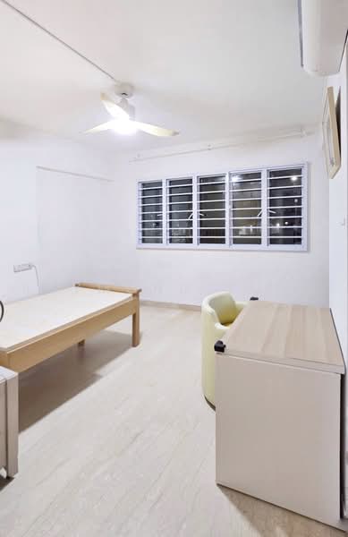 422 Hougang Avenue 6, 422 Hougang Avenue 6, Room Rental, 120 sqft, HDB Flat For Rent, by Raymond Tung, 500234281 - Bedroom 2 - PropertyGuru.com.sg
