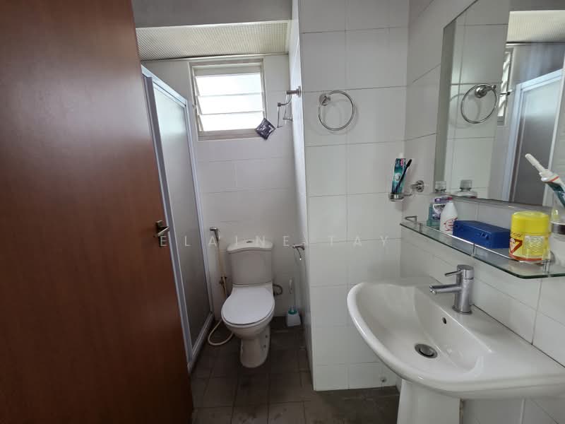 127 Kim Tian Road, 127 Kim Tian Road, 2 Bedrooms, 667 sqft, HDB Flat For Rent, by Elaine Tay, 500234284 - Bathroom - PropertyGuru.com.sg