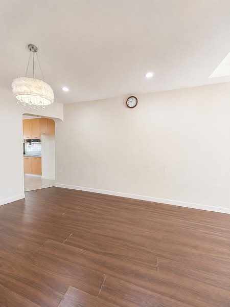 Joo Seng Road, Joo Seng Road, 3 Bedrooms, 1,141 sqft, HDB Flat For Sale, by JOAN GOH, 500234286 - Living Room - PropertyGuru.com.sg