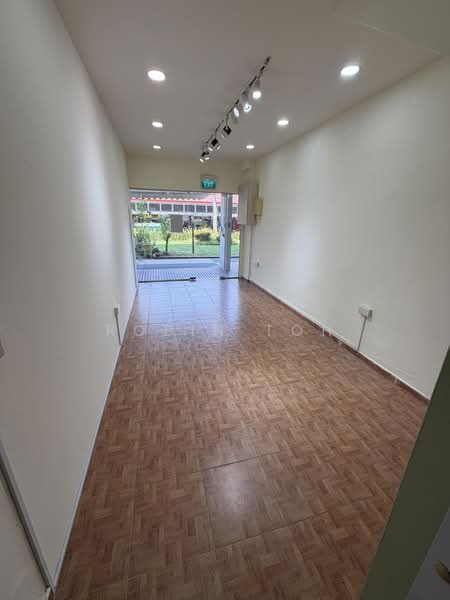 122 Bukit Merah Lane 1, Jalan Bukit Merah Lane 1, Alexandra / Commonwealth, 240 sqft, Shop / Shophouse For Rent, by Robin Toh, 500234289 - CommercialGuru.com.sg