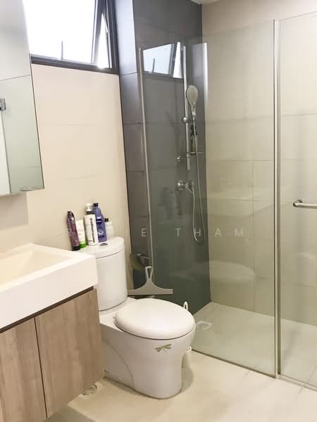 Parc Vera, Hougang Street 32, 2 Bedrooms, 786 sqft, Condominium For Sale, by Rosie Tham, 500234300 - Bathroom - PropertyGuru.com.sg