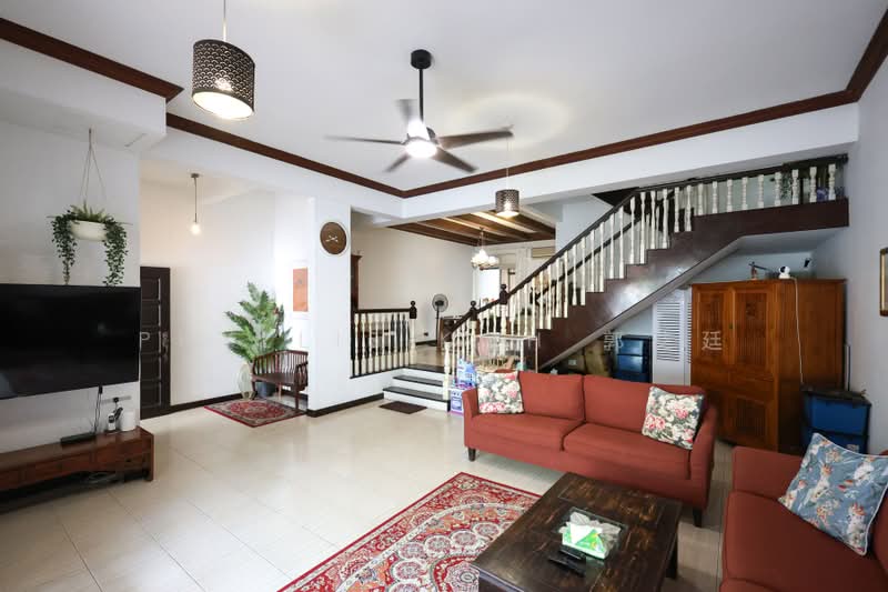 FREEHOLD Terrace in D21, Eng Kong Place, Greenridge Crescent, Clementi Park / Upper Bukit Timah, 5 Bedrooms, 2,400 sqft, Terraced House For Sale, by Phyllis Koh 郭艾廷, 500234304 - Living Room - PropertyGuru.com.sg