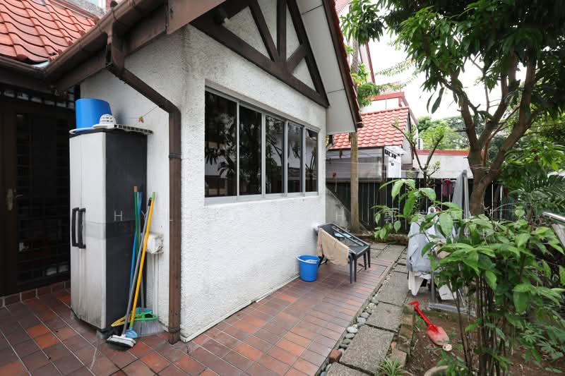 FREEHOLD Terrace in D21, Eng Kong Place, Greenridge Crescent, Clementi Park / Upper Bukit Timah, 5 Bedrooms, 2,400 sqft, Terraced House For Sale, by Phyllis Koh 郭艾廷, 500234304 - Exterior - PropertyGuru.com.sg