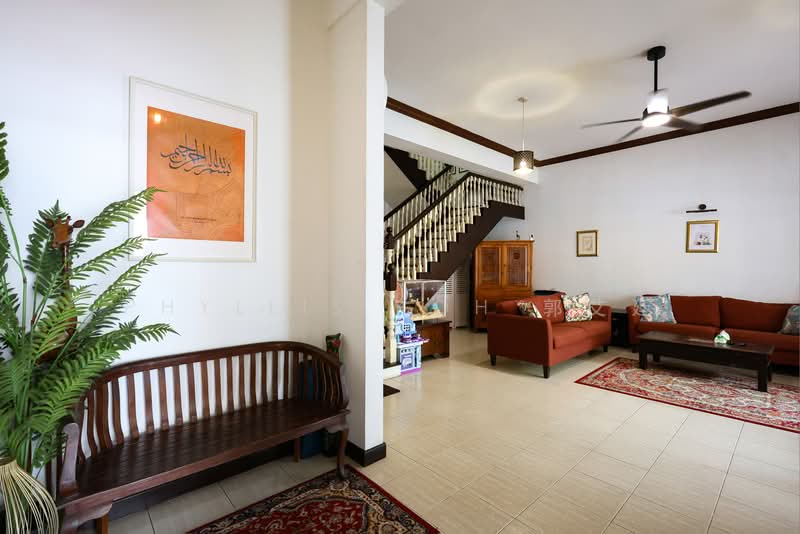 FREEHOLD Terrace in D21, Eng Kong Place, Greenridge Crescent, Clementi Park / Upper Bukit Timah, 5 Bedrooms, 2,400 sqft, Terraced House For Sale, by Phyllis Koh 郭艾廷, 500234304 - Living Room - PropertyGuru.com.sg