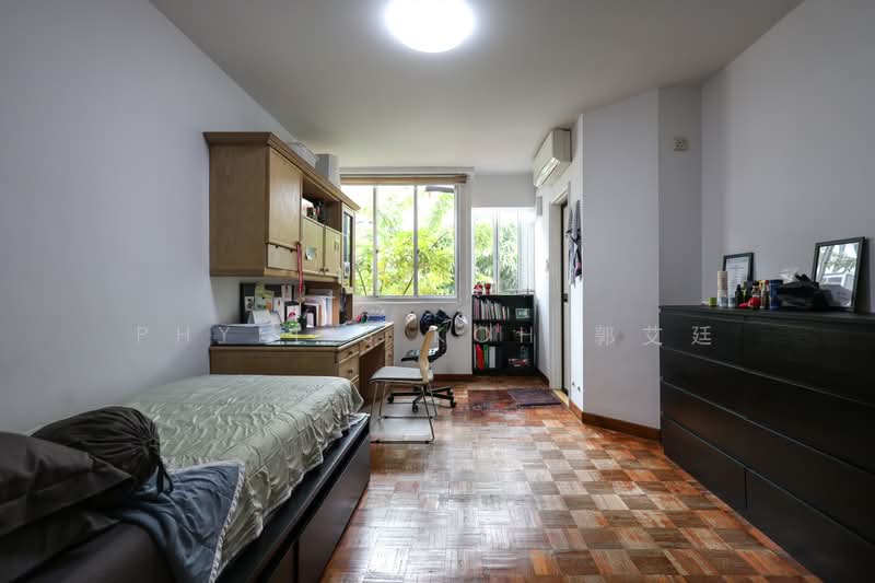 FREEHOLD Terrace in D21, Eng Kong Place, Greenridge Crescent, Clementi Park / Upper Bukit Timah, 5 Bedrooms, 2,400 sqft, Terraced House For Sale, by Phyllis Koh 郭艾廷, 500234304 - Bedroom - PropertyGuru.com.sg