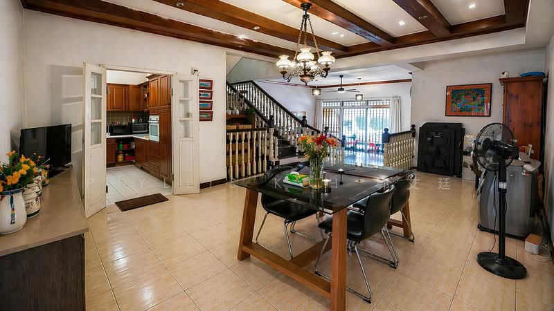 FREEHOLD Terrace in D21, Eng Kong Place, Greenridge Crescent, Clementi Park / Upper Bukit Timah, 5 Bedrooms, 2,400 sqft, Terraced House For Sale, by Phyllis Koh 郭艾廷, 500234304 - Kitchen - PropertyGuru.com.sg