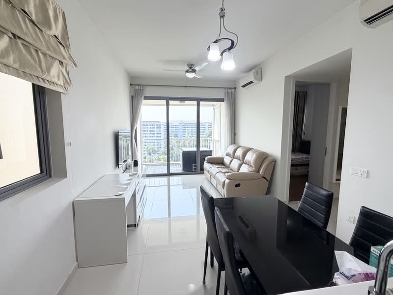 Bedok Residences, 14 Bedok North Drive, 2 Bedrooms, 883 sqft, Condominium For Rent, by SJ Leong, 500234305 - Living Room - PropertyGuru.com.sg