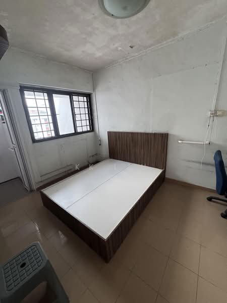 248 HOUGANG AVE 3, HOUGANG AVE 3, 2 Bedrooms, 764 sqft, HDB Flat For Sale, by KK Lau, 500234317 - Bedroom - PropertyGuru.com.sg