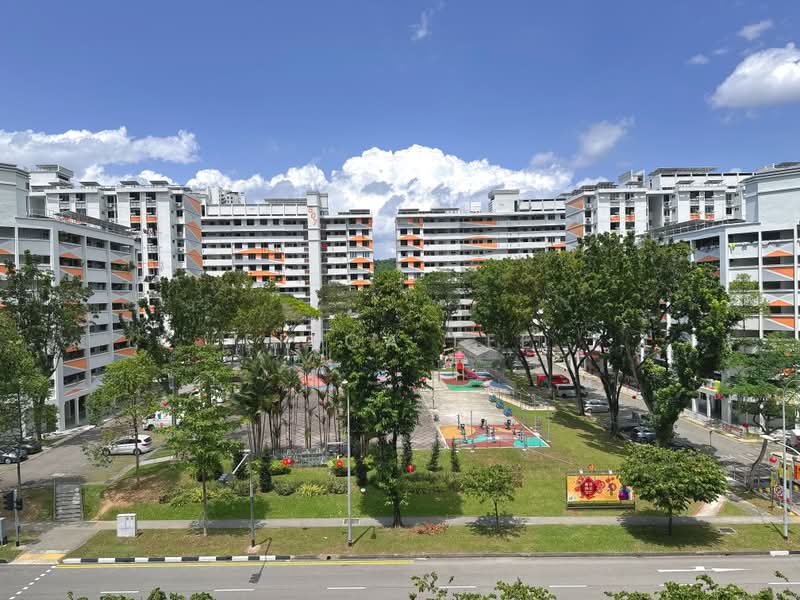 241 Bukit Batok East Avenue 5, 241 Bukit Batok East Avenue 5, 2 Bedrooms, 721 sqft, HDB Flat For Sale, by Erica Lee, 500234318 - Exterior - PropertyGuru.com.sg
