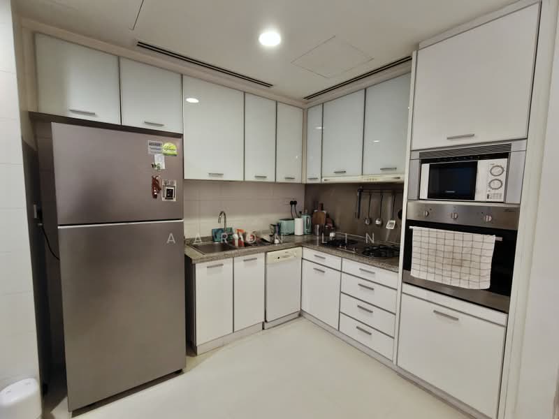Visioncrest, 37 Oxley Rise, 1 Bedroom, 861 sqft, Condominium For Sale, by Aaron Lin, 500234319 - Kitchen - PropertyGuru.com.sg