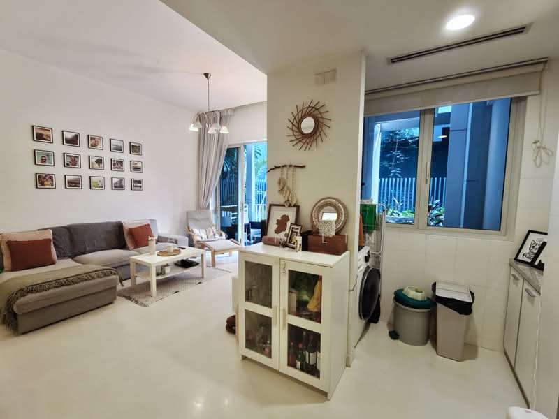 Visioncrest, 37 Oxley Rise, 1 Bedroom, 861 sqft, Condominium For Sale, by Aaron Lin, 500234319 - Living Room - PropertyGuru.com.sg