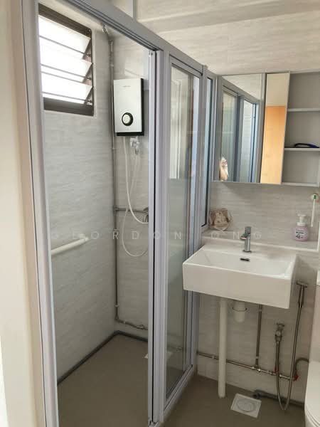 249 Bishan Street 22, 249 Bishan Street 22, 3 Bedrooms, 1,130 sqft, HDB Flat For Rent, by Geordon Ong, 500234321 - Bathroom - PropertyGuru.com.sg